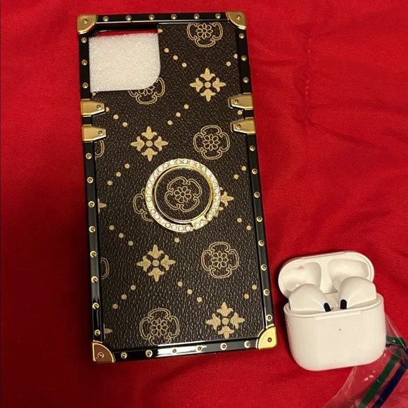 15 plus White Phone Case & Earbuds - Picture 1 of 5